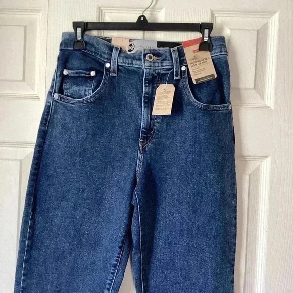 Levi's SilverTab High Waist Mom Jean Jeans Size 28*27 NWT relaxed & tapered leg - Picture 2 of 9